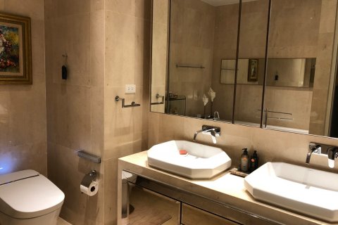 Condominio de 3 dormitorios en Bangkok, Tailandia № 143516 - foto 17