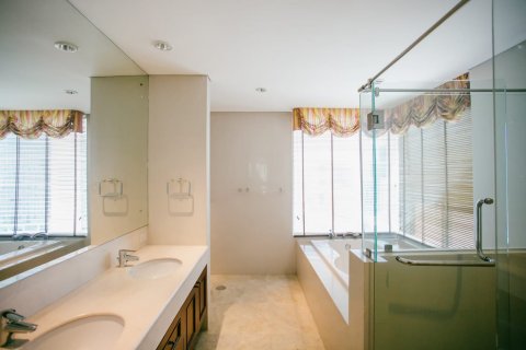 Condominio de 3 dormitorios en Bangkok, Tailandia № 143519 - foto 13