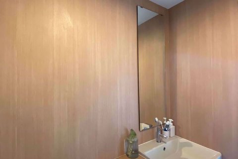 Condominio de 2 dormitorios en Thonburi, Bangkok, Tailandia № 76568 - foto 10