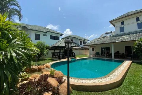 Casa de 3 dormitorios en Pattaya, Tailandia № 80703 - foto 4