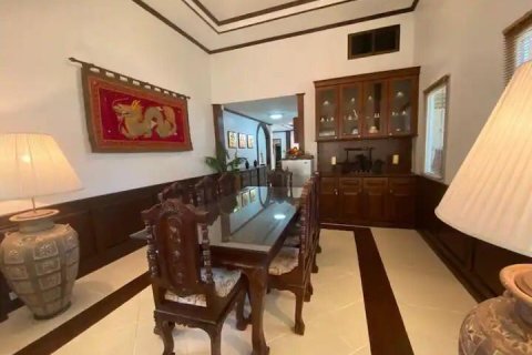 Casa de 3 dormitorios en Pattaya, Tailandia № 80703 - foto 8