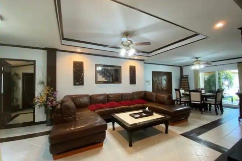 Casa de 3 dormitorios en Pattaya, Tailandia № 80703 - foto 7