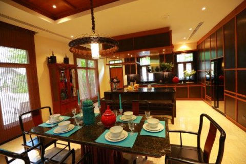 Casa de 5 dormitorios en Pattaya, Tailandia № 80701 - foto 11