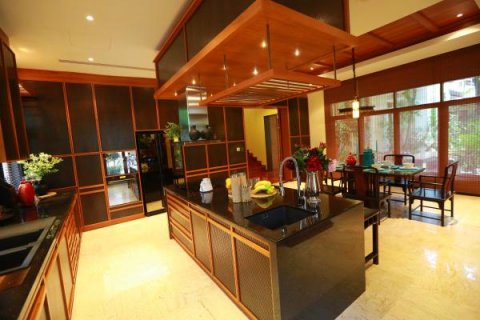 Casa de 5 dormitorios en Pattaya, Tailandia № 80701 - foto 10