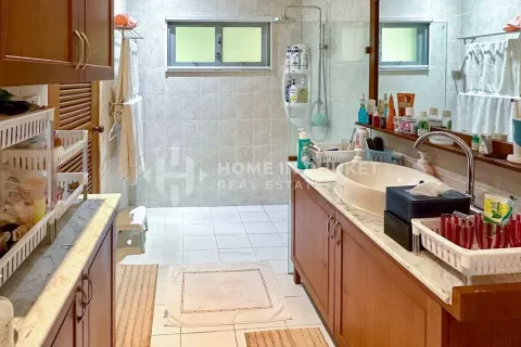 Casa de 4 dormitorios en Kamala, Tailandia № 131293 - foto 23