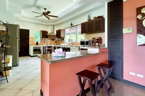 Casa de 4 dormitorios en Kamala, Tailandia № 131293 - foto 16