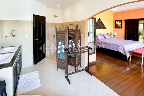 Casa de 4 dormitorios en Kamala, Tailandia № 131293 - foto 10
