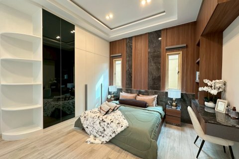 Chalet de 4 dormitorios en Pattaya, Tailandia № 130455 - foto 8