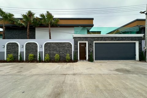 Villa in Pattaya, Thailand 4 Schlafzimmer № 130455