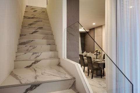Chalet de 4 dormitorios en Pattaya, Tailandia № 130452 - foto 6