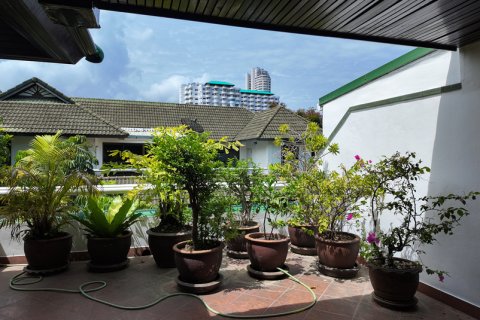 Chalet de 3 dormitorios en Pattaya, Tailandia № 130451 - foto 24