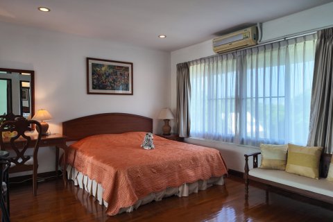 Chalet de 3 dormitorios en Pattaya, Tailandia № 130451 - foto 20