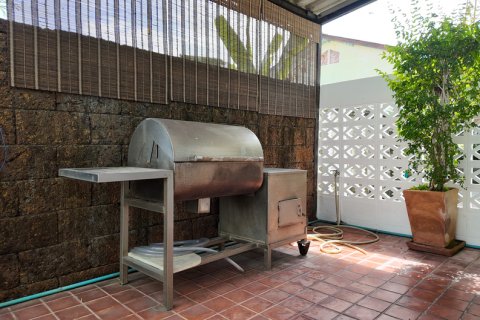 Chalet de 3 dormitorios en Pattaya, Tailandia № 130451 - foto 5