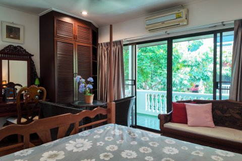 Chalet de 3 dormitorios en Pattaya, Tailandia № 130451 - foto 18