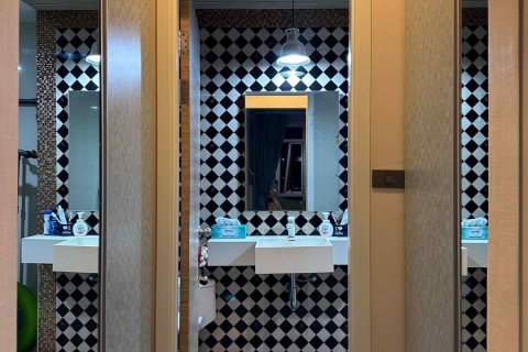 Condominio de 2 dormitorios en Nonthaburi, Tailandia № 100042 - foto 21
