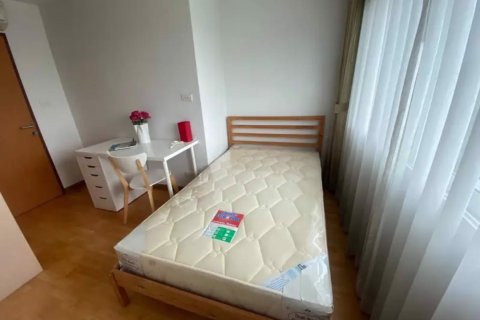 Condominio de 2 dormitorios en Phra Khanong, Bangkok, Tailandia № 100043 - foto 10
