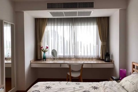 Condominio de 2 dormitorios en Phra Khanong, Bangkok, Tailandia № 100043 - foto 7