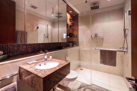 Condominio de 3 dormitorios en Khlong Toei, Bangkok, Tailandia № 77197 - foto 18