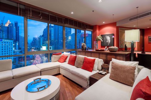 Condominio de 3 dormitorios en Khlong Toei, Bangkok, Tailandia № 77197 - foto 3