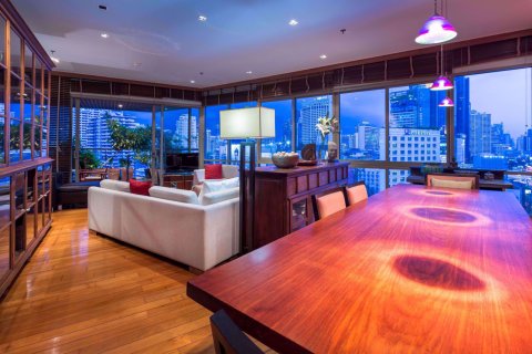 Condominio de 3 dormitorios en Khlong Toei, Bangkok, Tailandia № 77197 - foto 5