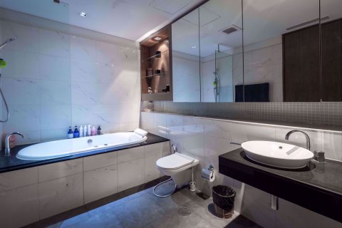 Condominio de 3 dormitorios en Khlong Toei, Bangkok, Tailandia № 77197 - foto 16