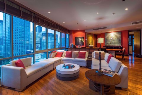 Condo in Khlong Toei, Bangkok, Thailand, 3 bedrooms  № 77197
