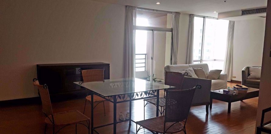 Condominio de 3 dormitorios en Pathum Wan, Bangkok, Tailandia № 77200