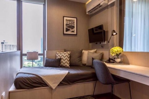 Condominio de 2 dormitorios en Khlong Toei, Bangkok, Tailandia № 77198 - foto 24