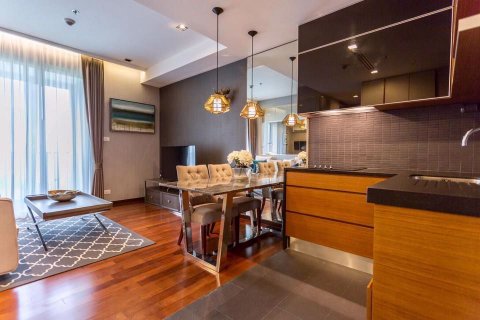 Condominio de 2 dormitorios en Khlong Toei, Bangkok, Tailandia № 77198 - foto 8