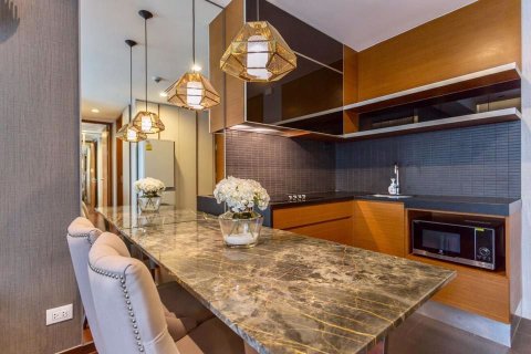 Condominio de 2 dormitorios en Khlong Toei, Bangkok, Tailandia № 77198 - foto 10