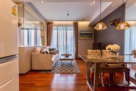 Condominio de 2 dormitorios en Khlong Toei, Bangkok, Tailandia № 77198 - foto 2