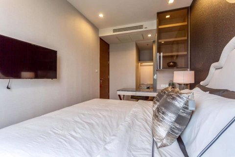 Condominio de 2 dormitorios en Khlong Toei, Bangkok, Tailandia № 77198 - foto 16