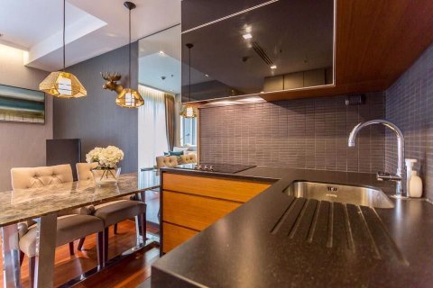 Condominio de 2 dormitorios en Khlong Toei, Bangkok, Tailandia № 77198 - foto 9