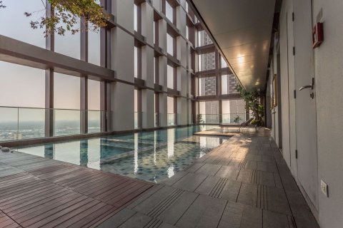 Condominio de 2 dormitorios en Khlong Toei, Bangkok, Tailandia № 77198 - foto 26
