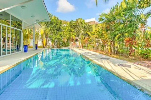 Casa de 5 dormitorios en Phuket, Tailandia № 131098 - foto 23