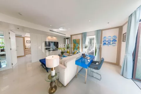 Condominio de 5 dormitorios en Phuket, Tailandia № 131572 - foto 3