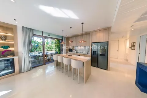 Condominio de 5 dormitorios en Phuket, Tailandia № 131572 - foto 4