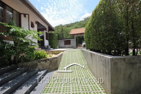 Casa de 4 dormitorios en Hua Hin, Tailandia № 125491 - foto 11