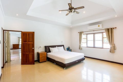 Casa de 3 dormitorios en Hua Hin, Tailandia № 125486 - foto 13