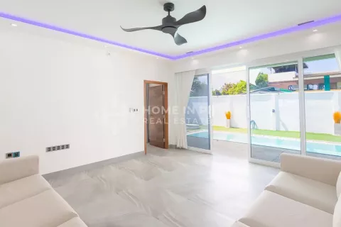 Casa de 3 dormitorios en Nai Harn Beach, Tailandia № 131564 - foto 5