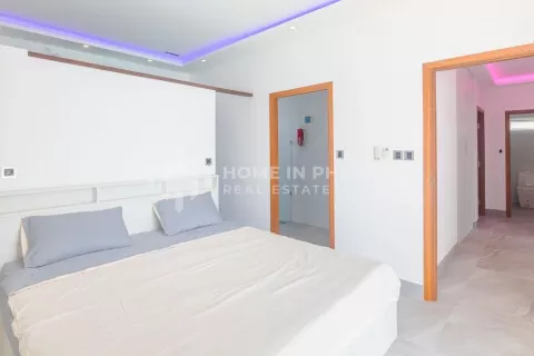 Casa de 3 dormitorios en Nai Harn Beach, Tailandia № 131564 - foto 19