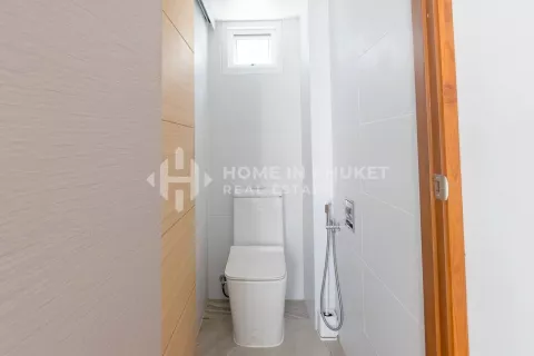 Casa de 3 dormitorios en Nai Harn Beach, Tailandia № 131564 - foto 13