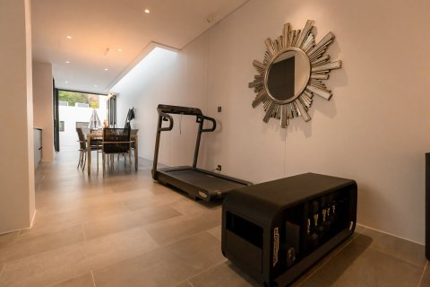 Chalet de 4 dormitorios en Kamala, Tailandia № 71543 - foto 11