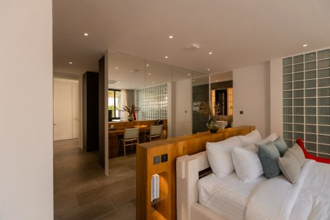 Chalet de 4 dormitorios en Kamala, Tailandia № 71543 - foto 3