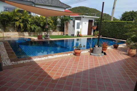 Casa de 3 dormitorios en Pran Buri, Tailandia № 133010 - foto 2