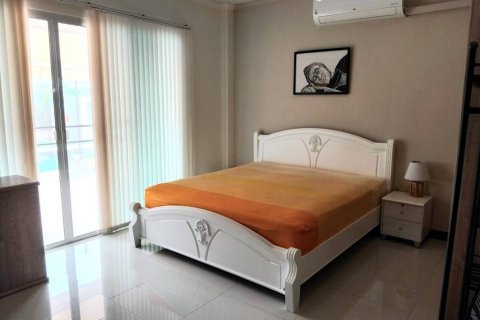 Casa de 3 dormitorios en Pran Buri, Tailandia № 133010 - foto 9