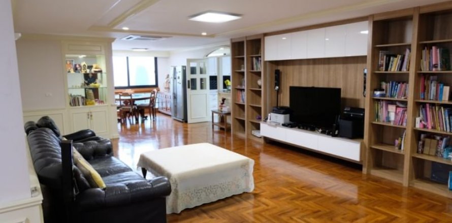 Condominio de 4 dormitorios en Khlong Toei, Bangkok, Tailandia № 123932