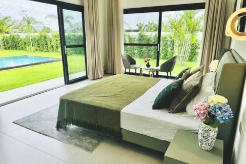 Chalet de 5 dormitorios en Hua Hin, Tailandia № 124376 - foto 9
