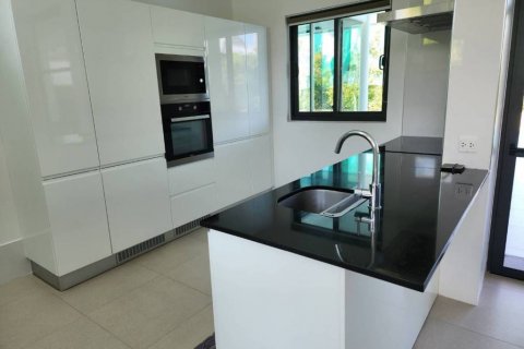 Chalet de 4 dormitorios en Hua Hin, Tailandia № 124604 - foto 4