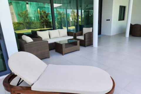 Chalet de 4 dormitorios en Hua Hin, Tailandia № 124604 - foto 9
